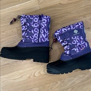 Girls size 3 snow boots